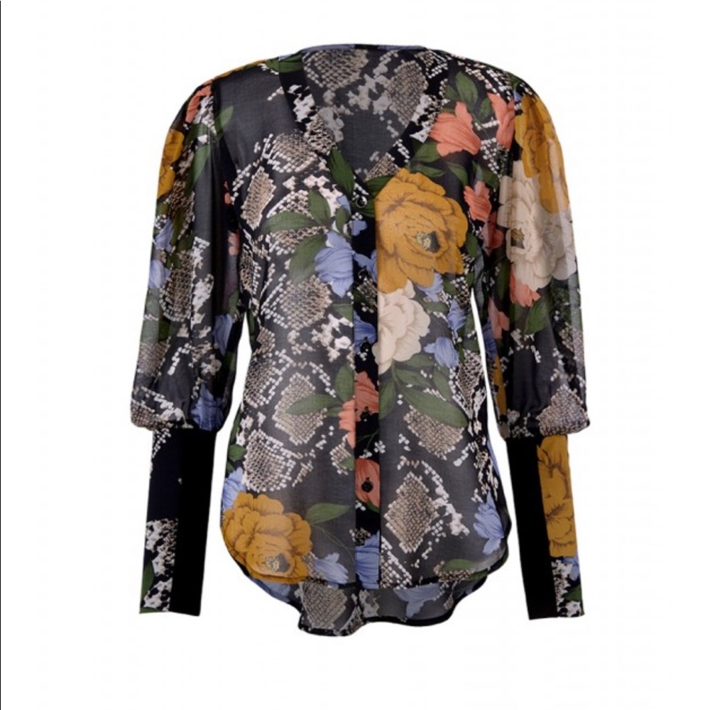 Cabi#3762 snake/floral top Small